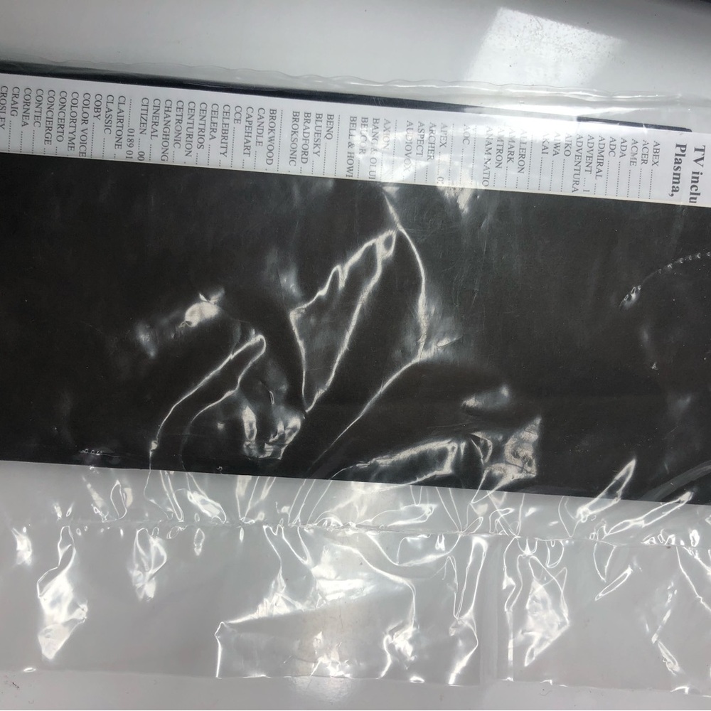 VIZIO Universal Remote Control New Battery Included - Picture 2 of 3